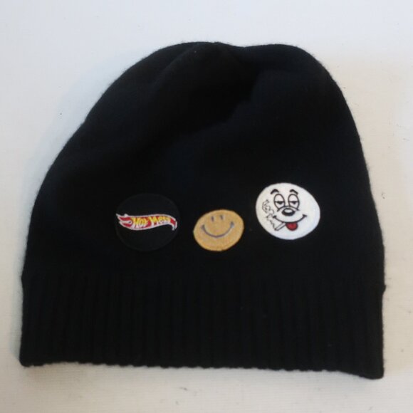 Minnie Rose Accessories - NWT Womens Minnie Rose Cashmere Blend Black Beanie Hat W/Patches O/S